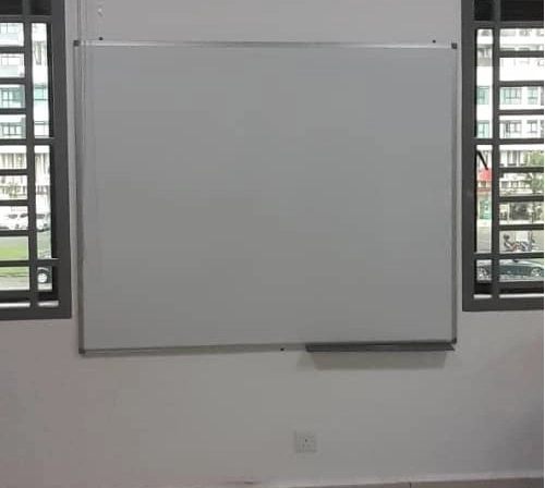 Pembekal Papan Putih Terkemuka di Johor Bahru (JB) – Harga Berpatutan & Saiz Boleh Disesuaikan